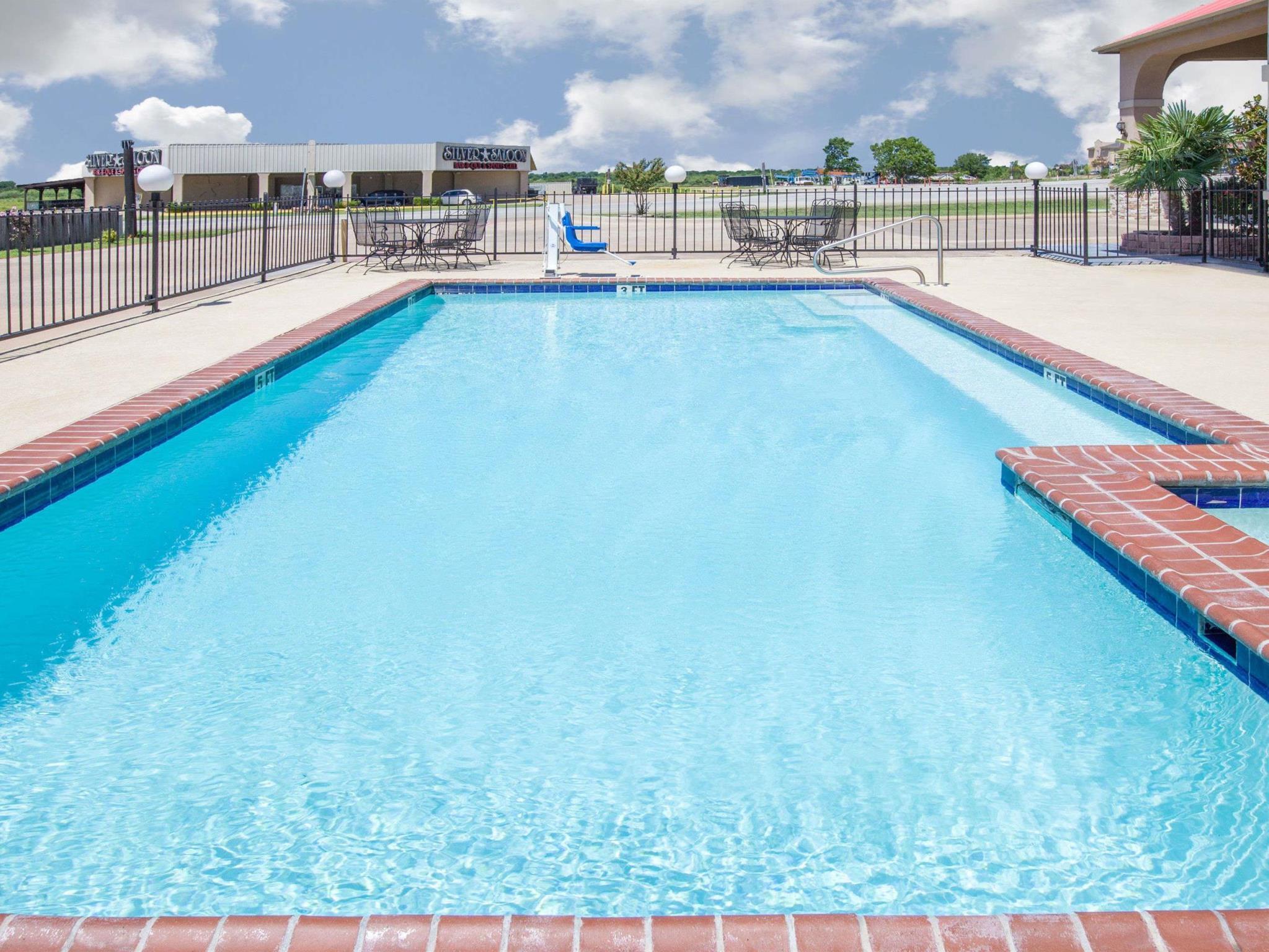 Surestay Hotel By Best Western Terrell Esterno foto